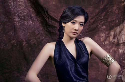 组图:凤凰传奇写真曝光 惊艳亮相为今夏大声唱