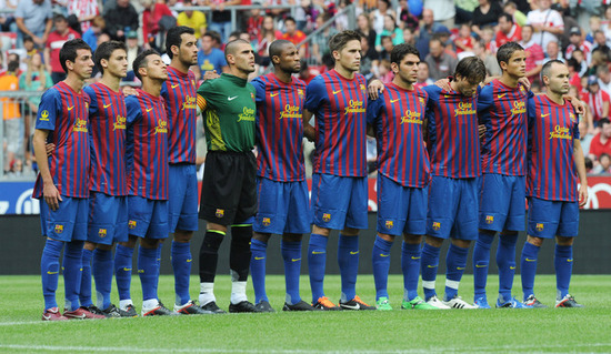 巴塞罗那共有25名球员来到德国,其中包括9名b队球员.