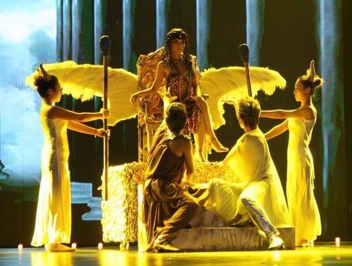 潘辰助阵《舞林大会》变身埃及女王惊艳全场