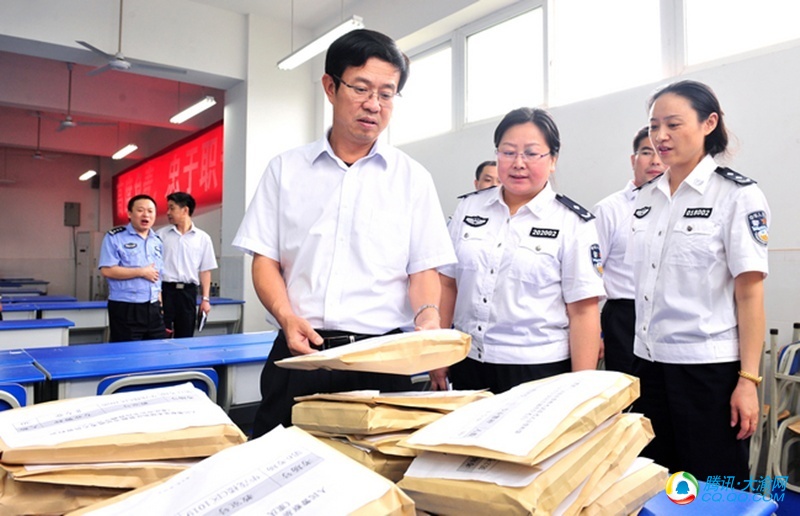 重庆拉开公安机关人民警察执法资格考试帷幕(