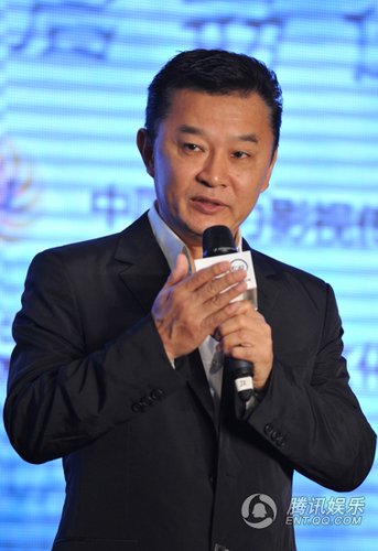 组图: 白蛇传说 曝激情戏 林峰用力猛扭伤脖子_