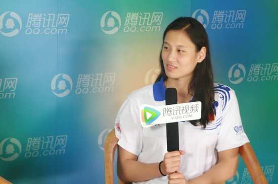 组图:陆滢做客腾讯 自嘲不出名喜欢美国游泳_新