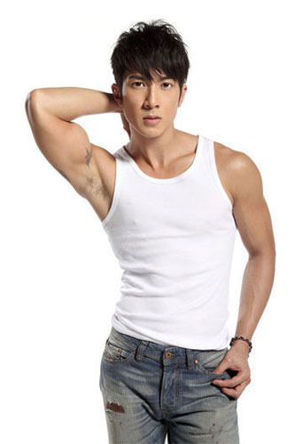 吴尊首撰文披退出飞轮海细节:花2年时间考虑