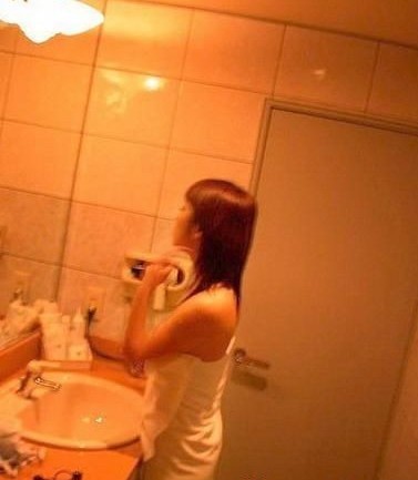 曝李双江之子小女友艳照 重口味不输<em>郭美美</em>_湖