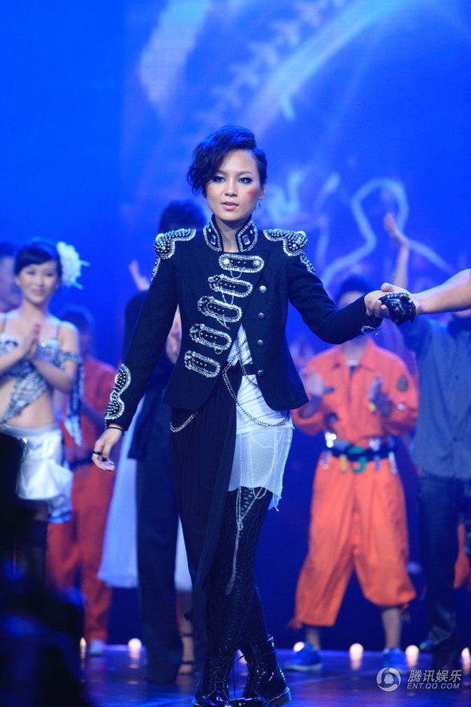 国庆《舞林大会》踢馆赛 周笔畅张佑赫激情参