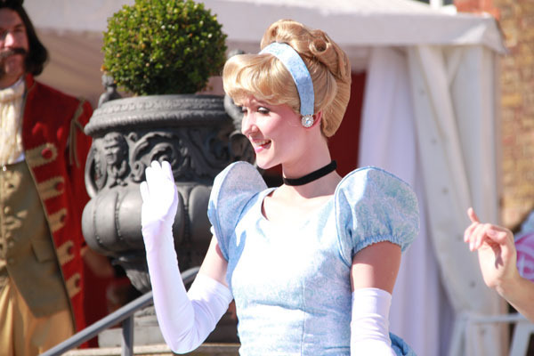 组图:妩媚仙蒂公主气质迷人