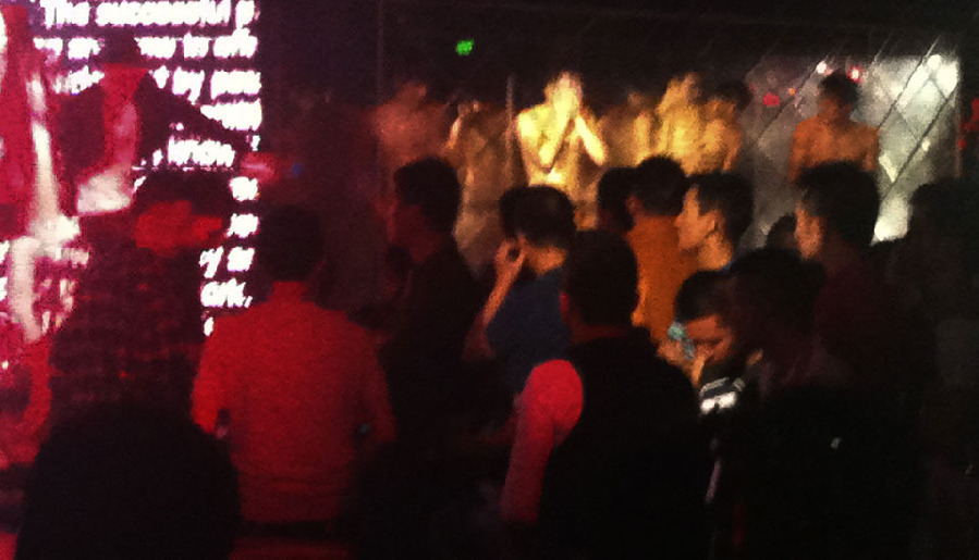 深圳一酒吧被指淫窝 记者暗拍多幅照片