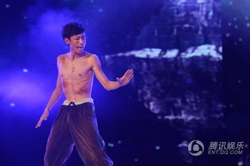 组图:《舞林》华美落幕 半裸 张一山 问鼎冠军_