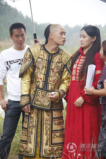 《宫2》杀青 何晟铭几度欲吻袁姗姗_金鹰网