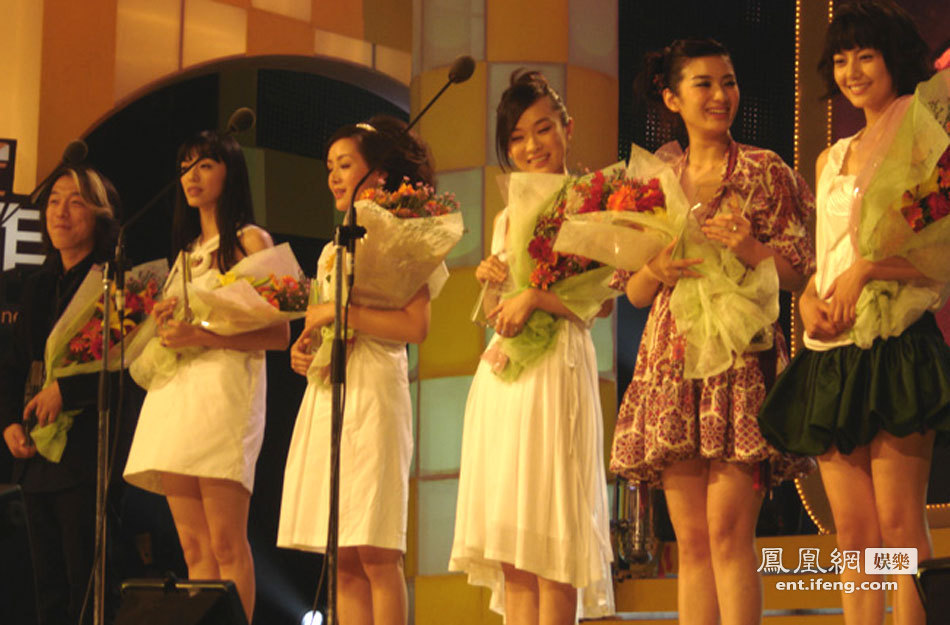 黄奕现男友骂霍思燕死皮赖脸 行尸走肉没演技