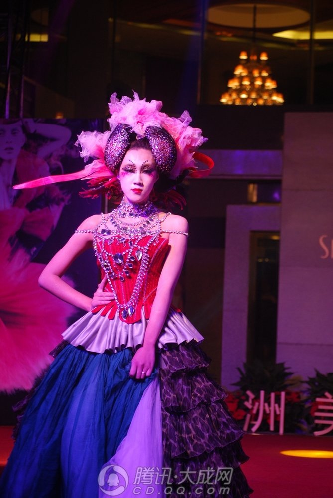 2011秋冬彩妆时尚秀 毛戈平造型团队倾力打造