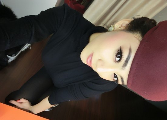 组图:嫩模金美辛绝美私房照曝光 皮草黑丝秀