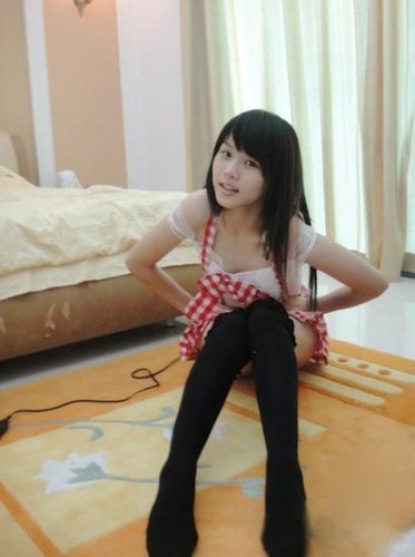 教育之殇 14岁<em>小萝莉</em>竟变身性感黑丝教主_大楚