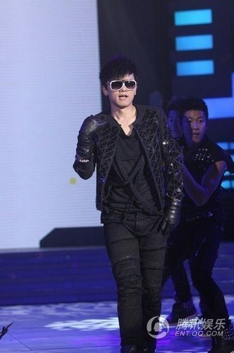 张杰谢娜泪洒《快乐大本营》 爆两人曾想分手