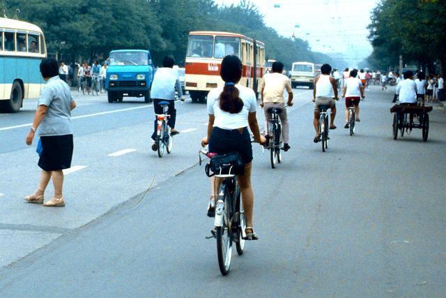 【惊艳】八十年代穿裙子的女人们