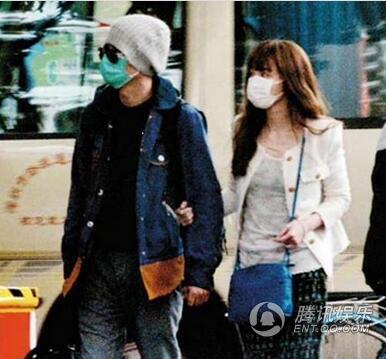 姚笛和男友同游日本 乖巧似邻家女孩