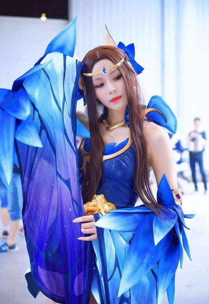 王者荣耀貂蝉仲夏夜之梦神级cos 王昭君最美称号不保