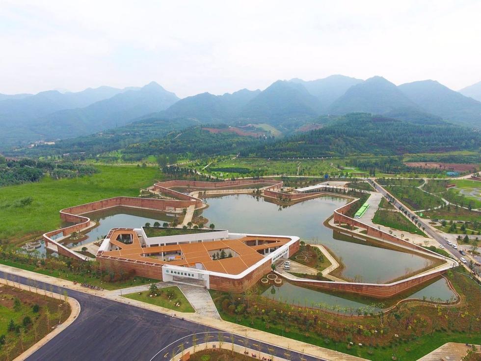 秦岭国家植物园开园 生态文明建设再添绿色名片