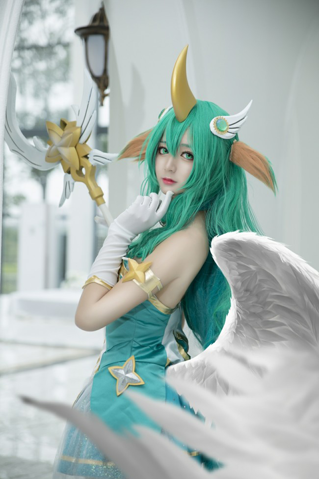 《英雄联盟》星之守护者索拉卡_Cosplay_翼风游戏网