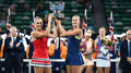 梅拉德巴博斯称霸澳网女双 激情相拥捧奖杯(图)