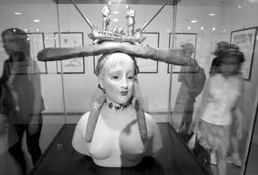 利作品展国内规模最大 大师想象力令人着魔_各