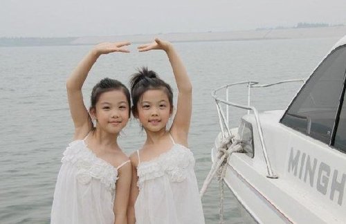 组图:中国最漂亮的<em>双胞胎姐妹花</em>