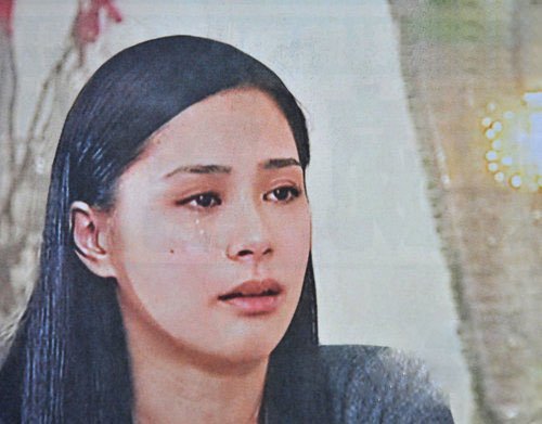 组图: 从哭到笑 八分钟  阿娇 行为艺术表忏悔_图