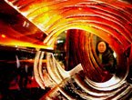 组图:大上海时代广场展示璀璨玻璃艺术