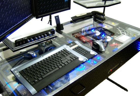 令人惊叹的超强电脑桌改装实例_科·博