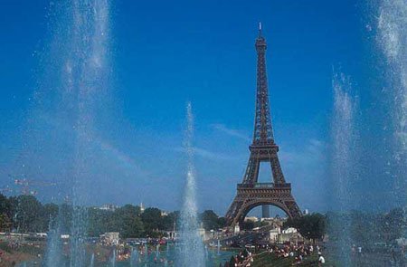 1889年法国巴黎世博会主题塔:埃菲尔铁塔