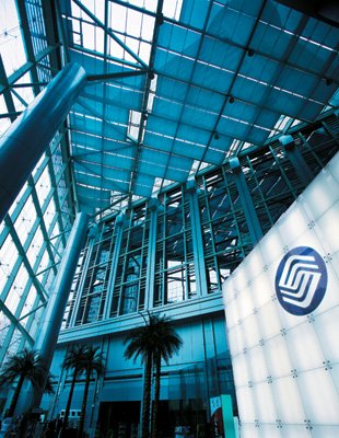 服务世博 追求至善-中国移动员工的世博情怀