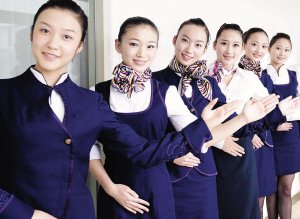 世博厦门馆选出礼仪小姐 16人搭上世博会专列