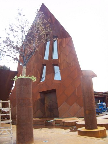 卢森堡馆秀钢材:看似锈迹斑斑却是全球先进