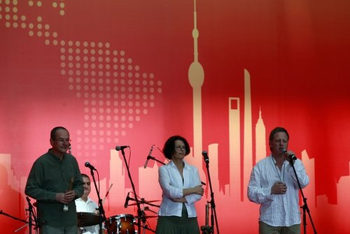 世博迎来拉脱维亚馆日 “飞行秀”成最大亮点