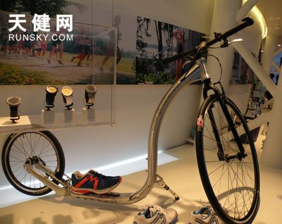 芬兰馆:18吨可回收“鱼鳞”打造出冰壶外墙