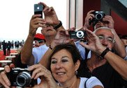 Strani dostojanstvenici, Sarkozy je pohvalio Kina paviljon je rekao da bi se poboljšala razina Expo Show