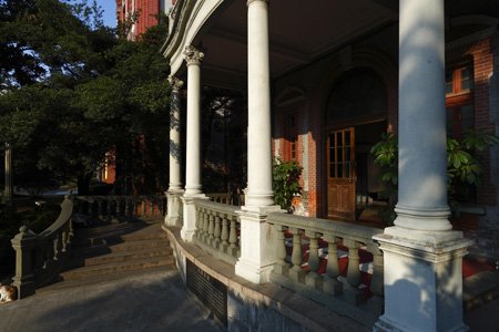 上海交大内的老图书馆秘境(图)