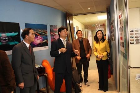 留新海归赴新西兰办世博主题展介绍世博成果