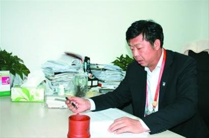 主题馆党委副书记:办公室沙发床睡出了感情