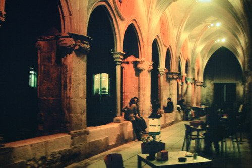 疯狂的巴塞罗那 世博园上演双城记(图)