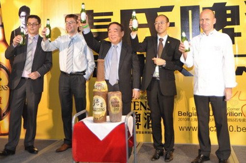 比利时馆啤酒主义者之夜 专家教游客品鉴啤酒