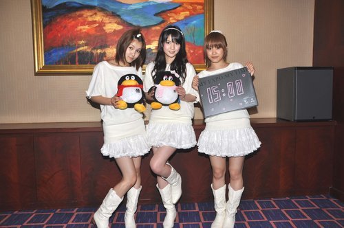 早安少女亮相世博 现场清唱中文歌曲