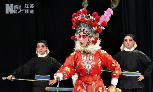 江苏百年扬剧薪火相传 后继有人(图)