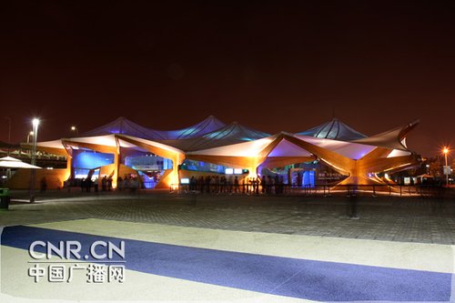 挪威馆夜景(中广网 涂傲 摄)