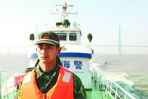 图文:浙江海警4艘舰艇增援世博安保工作