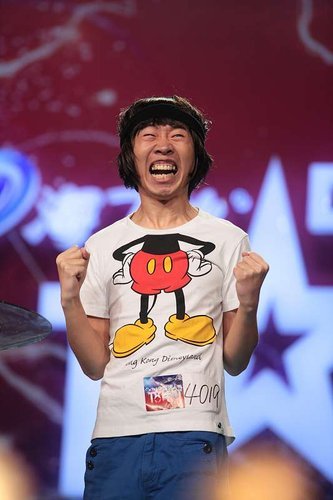 15时达人秀选手面膜帝杨迪、胖女孩蔡岫做贴表情图搞笑图片