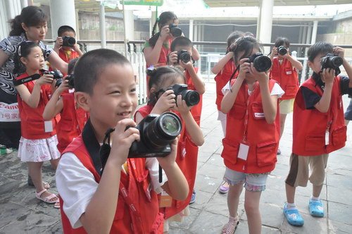 佳能小记者训练营 让孩子摄影记者梦成真(图)