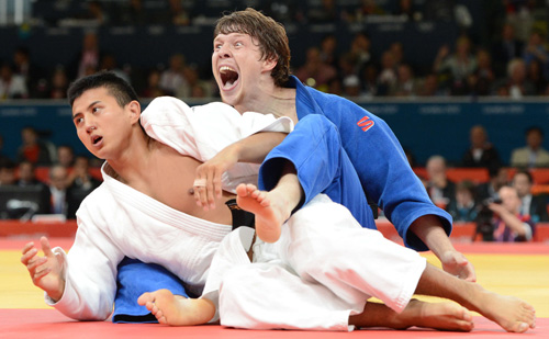 朝日新闻:中井贵裕获第四 赛后呆坐泪流不止