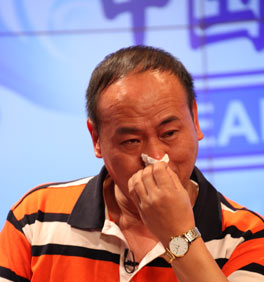 何雯娜生日歌让父亲落泪
