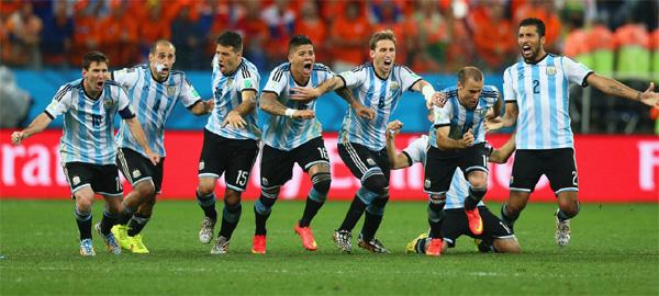 世界杯-阿根廷点球4-2淘汰荷兰 决赛战德国